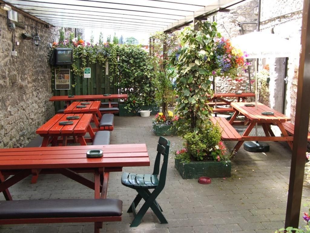 The Cross Keys Milnthorpe Exterior foto
